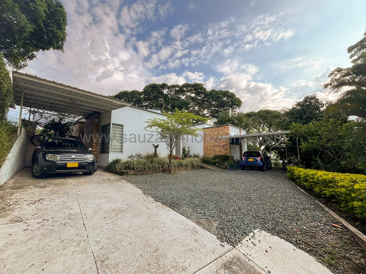 Exclusiva Casa Campestre en Condominio