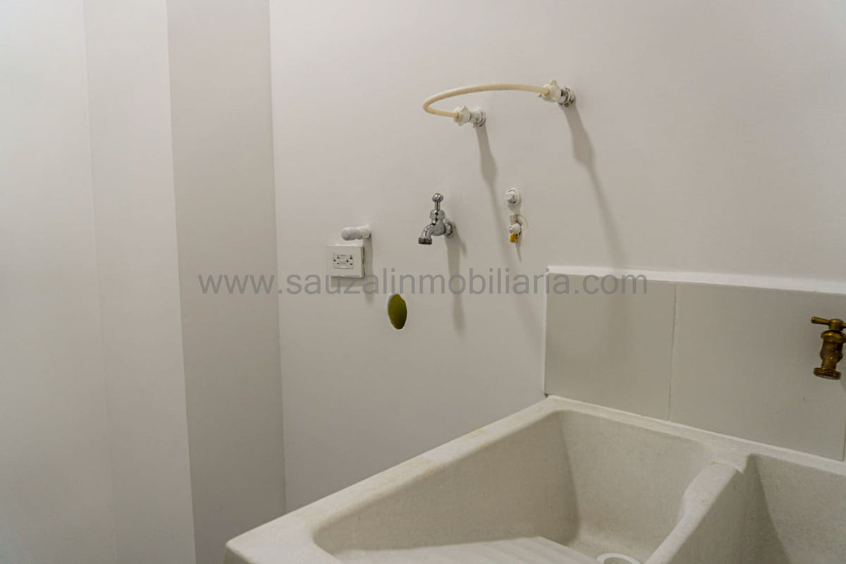 Apartamento y Oficina en Santafé Springs