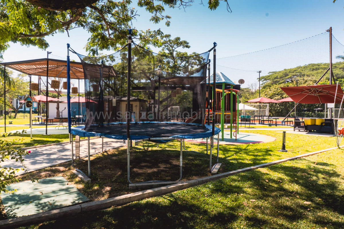 Apartamento y Oficina en Santafé Springs
