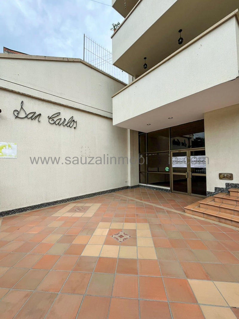 Local Comercial en el Edificio San Carlos