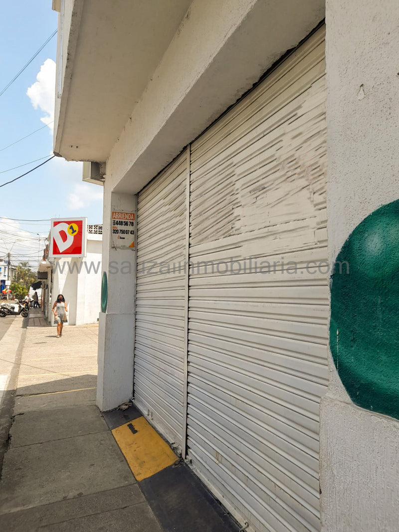 Bodega Comercial Sobre la Calle 10