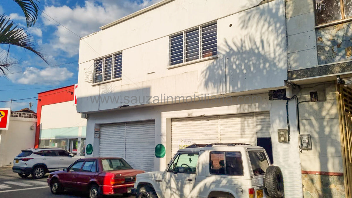 Bodega Comercial Sobre la Calle 10