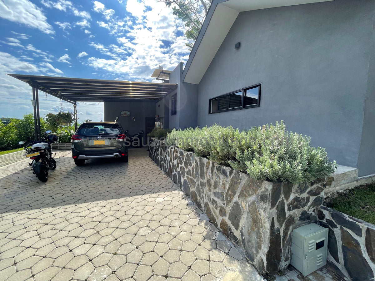 Casa Campestre en el Condominio Lagos del Cortijo