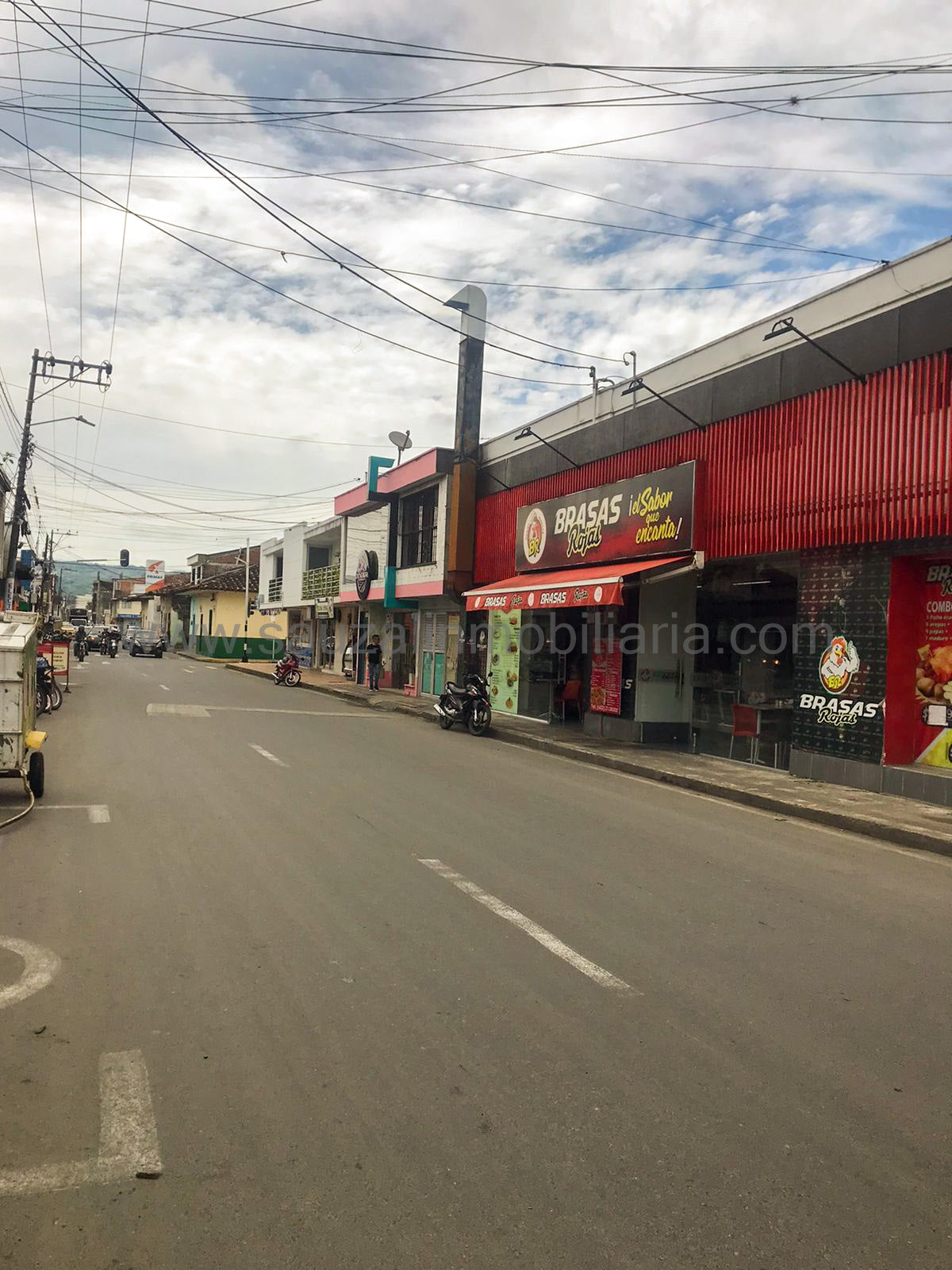 Bodega Comercial Sobre la Carrera 4