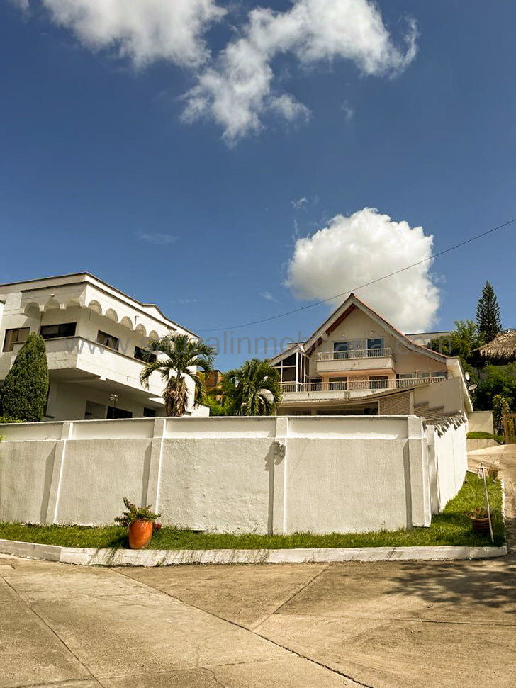 Casa en Exclusivo Condominio Campestre