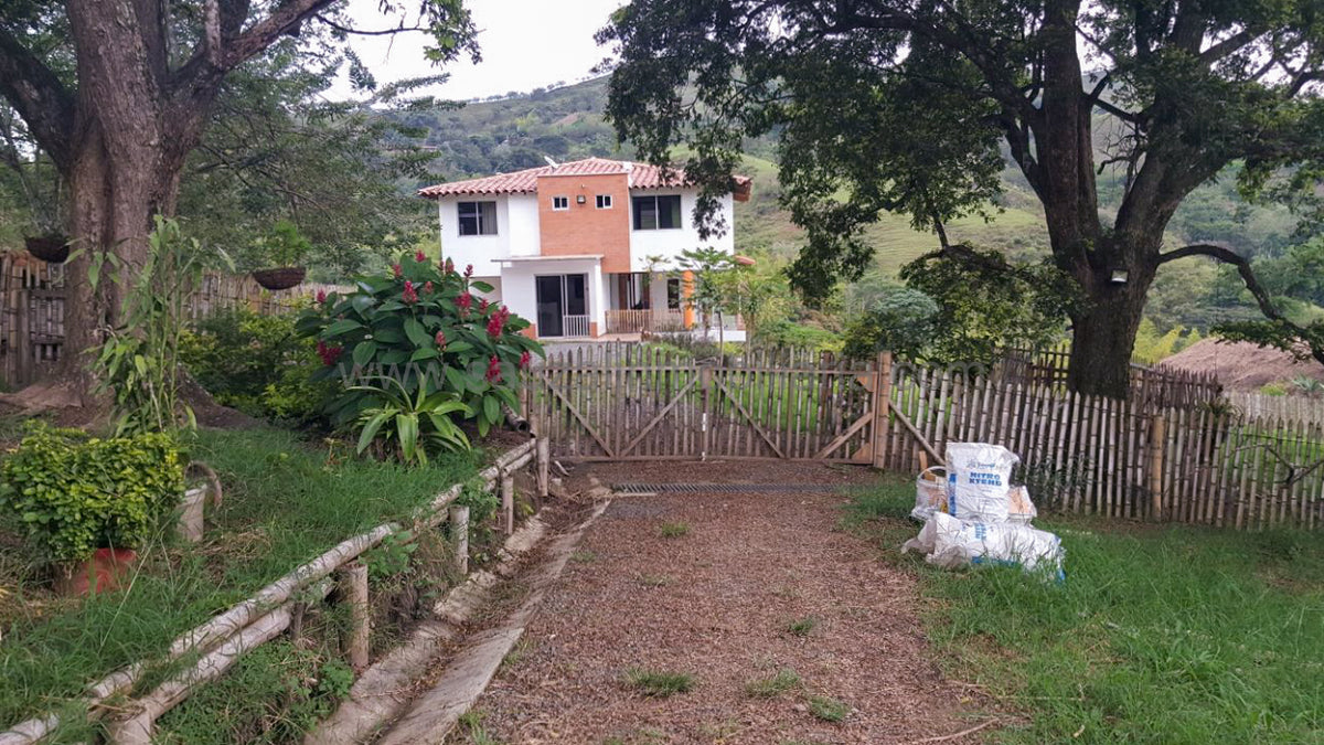 Casa en la Vía Cartago - Alcalá