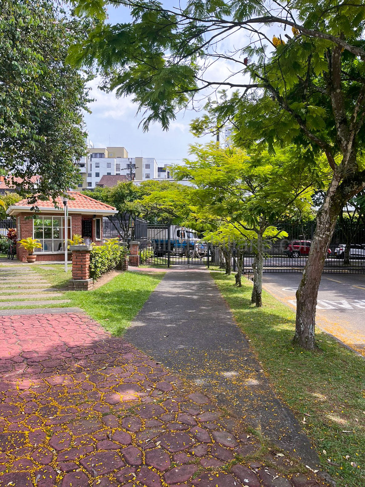 Casa en Condominio Residencial en el Barrio Pinares, Pereira