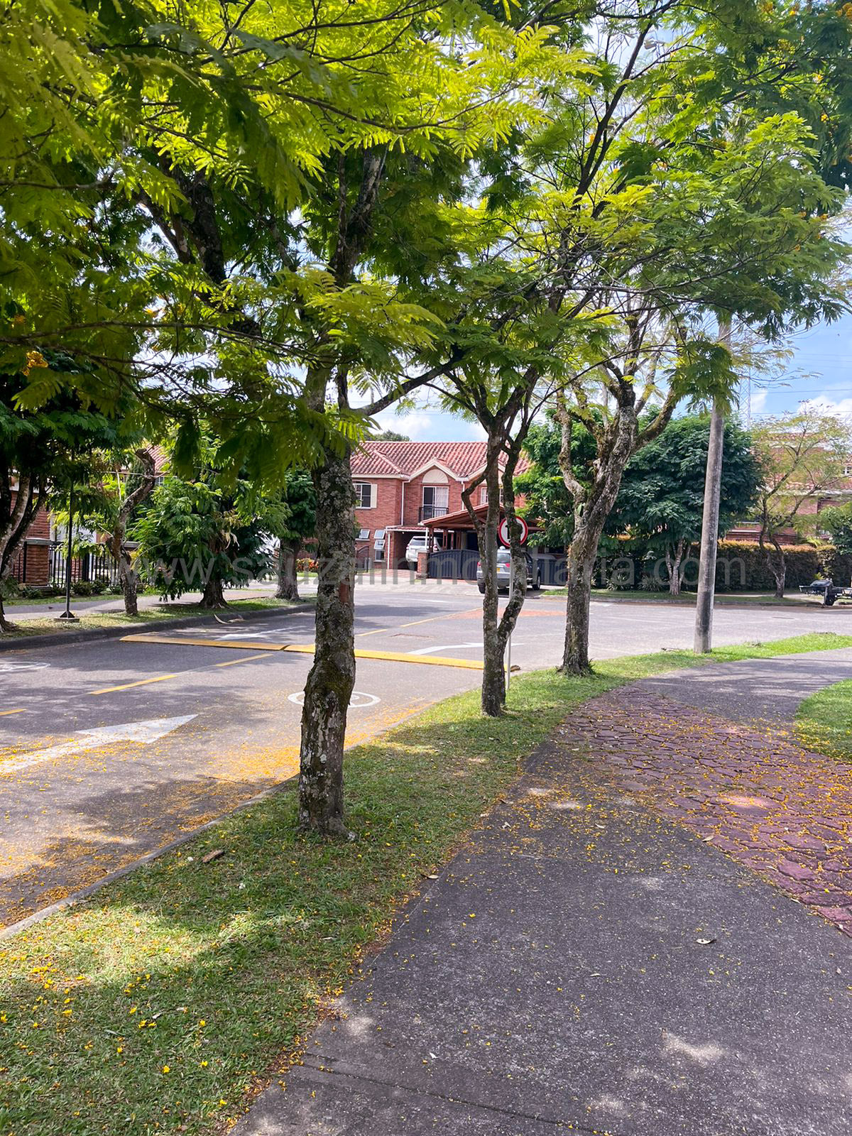 Casa en Condominio Residencial en el Barrio Pinares, Pereira