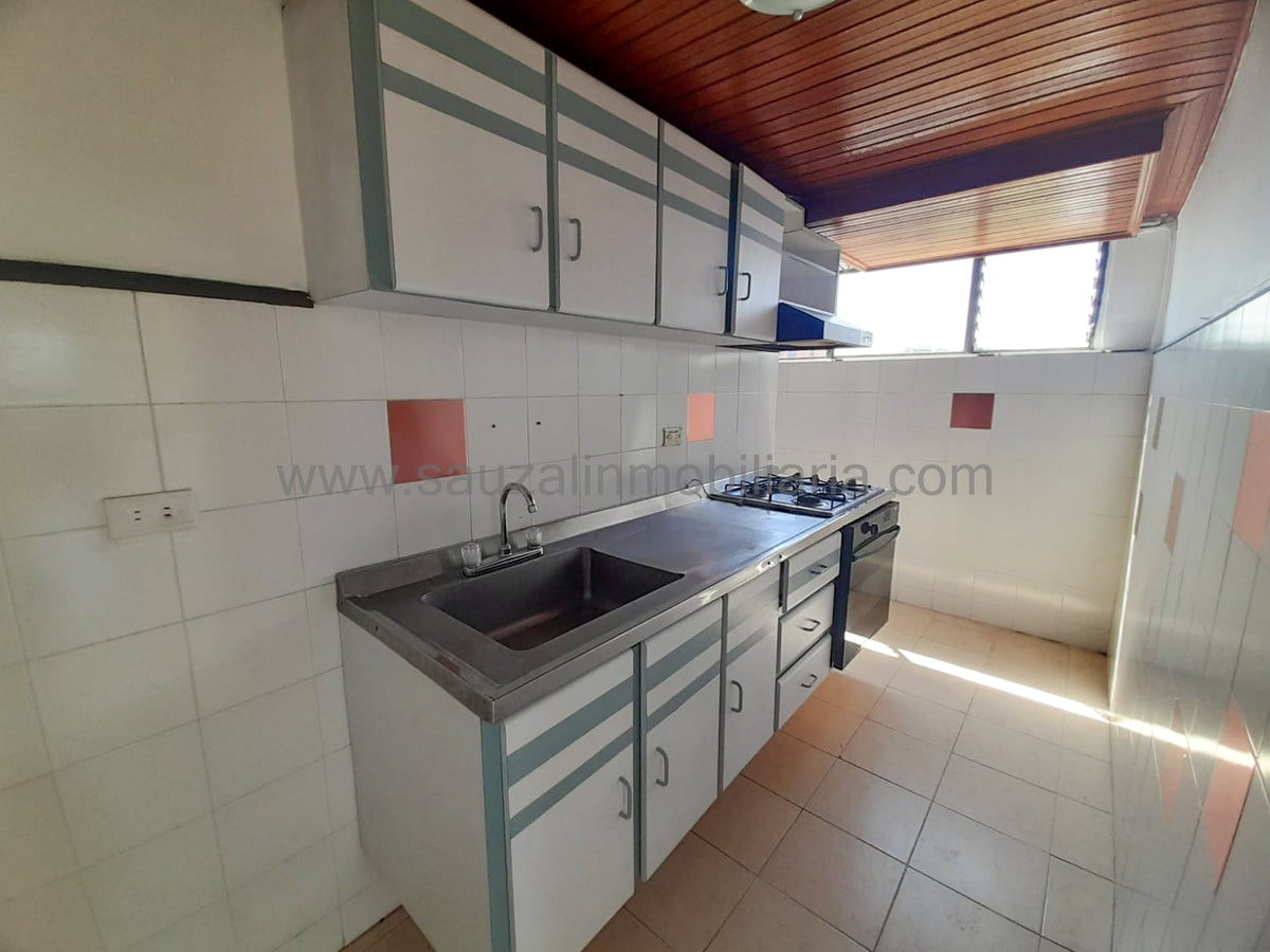 Apartamento en la Urbanización Santa Lucía, Cuarto Piso