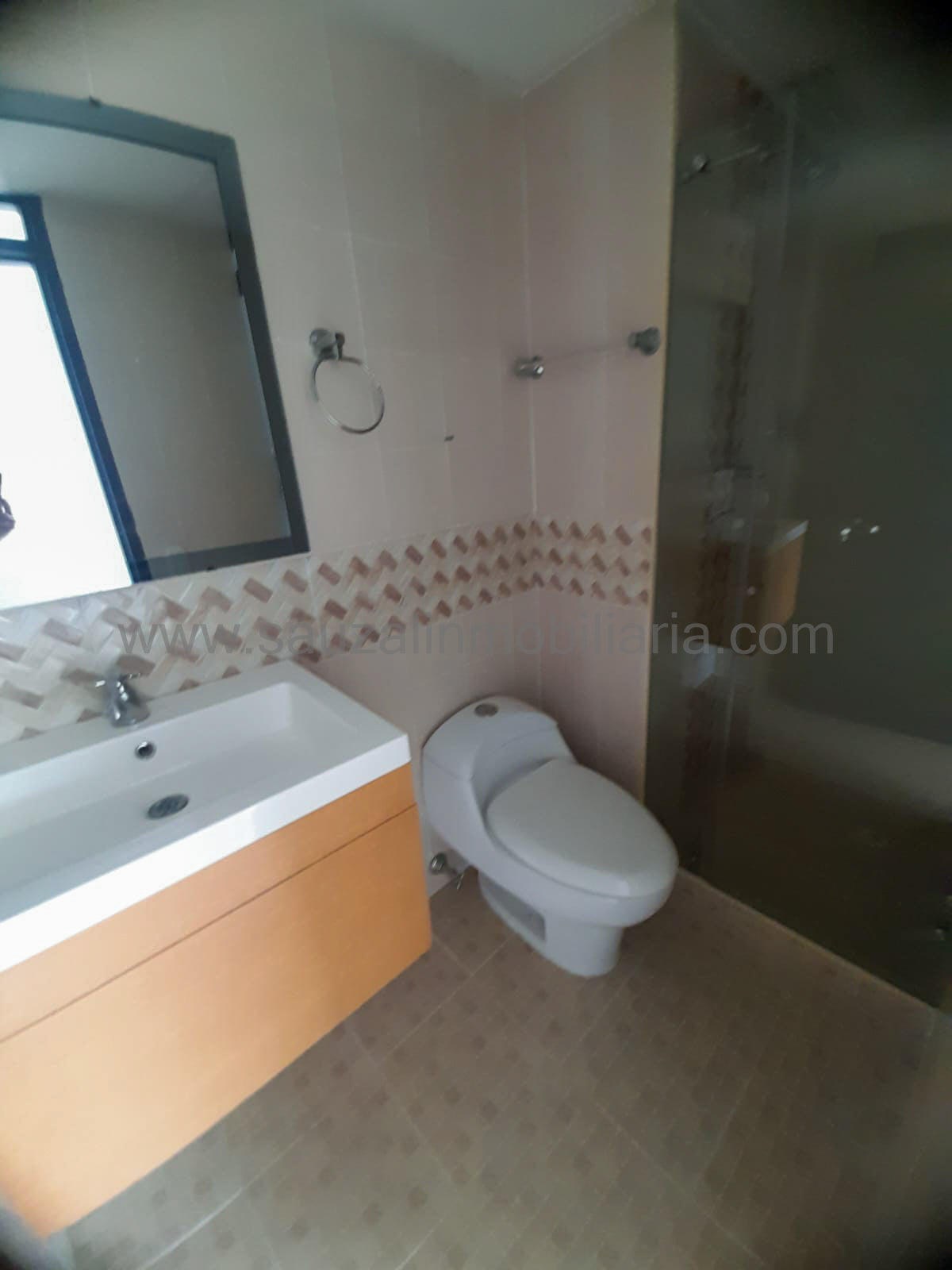 Apartamento en la Urbanización Santa Lucía, Cuarto Piso