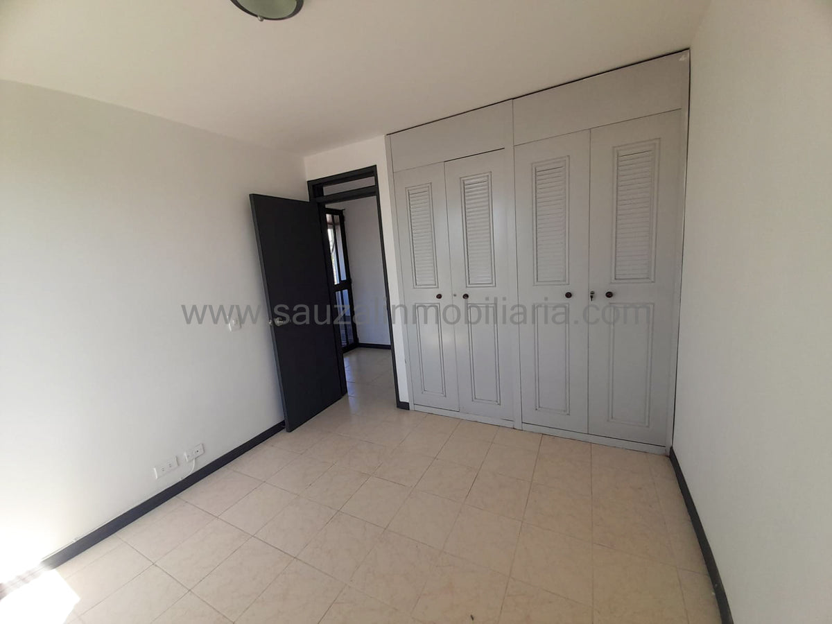 Apartamento en la Urbanización Santa Lucía, Cuarto Piso