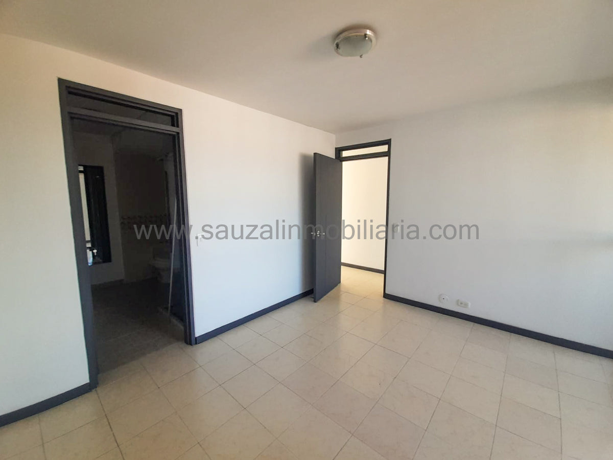 Apartamento en la Urbanización Santa Lucía, Cuarto Piso