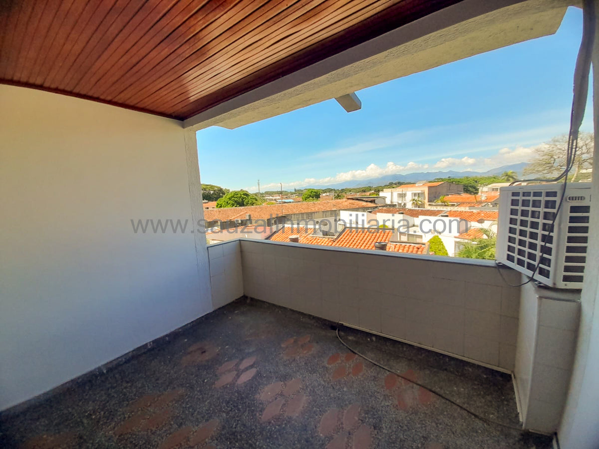 Apartamento en la Urbanización Santa Lucía, Cuarto Piso