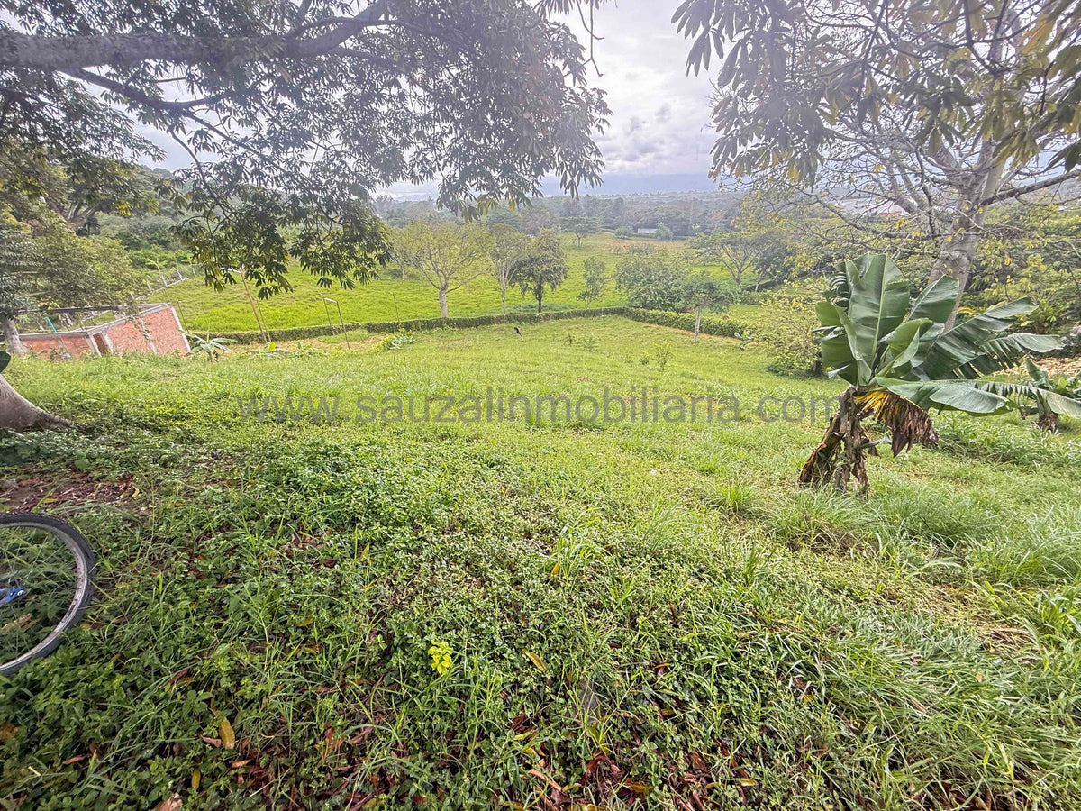 Lote en el Condominio Colinas del Campestre
