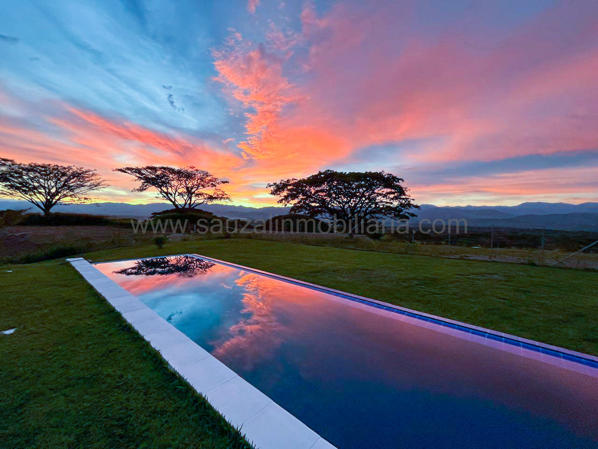 Casa Campestre en el Condominio El Cortijo, Cerritos