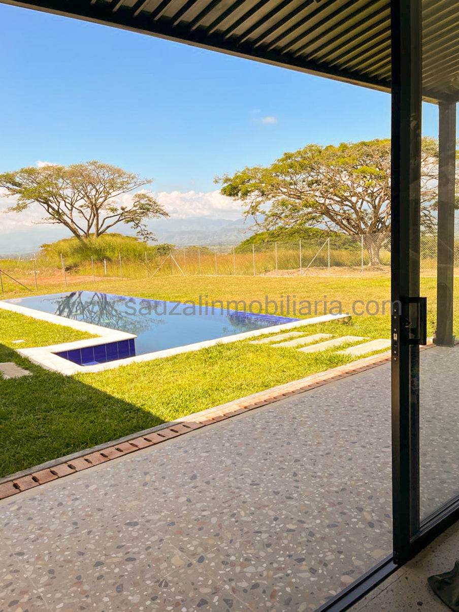 Casa Campestre en el Condominio El Cortijo, Cerritos