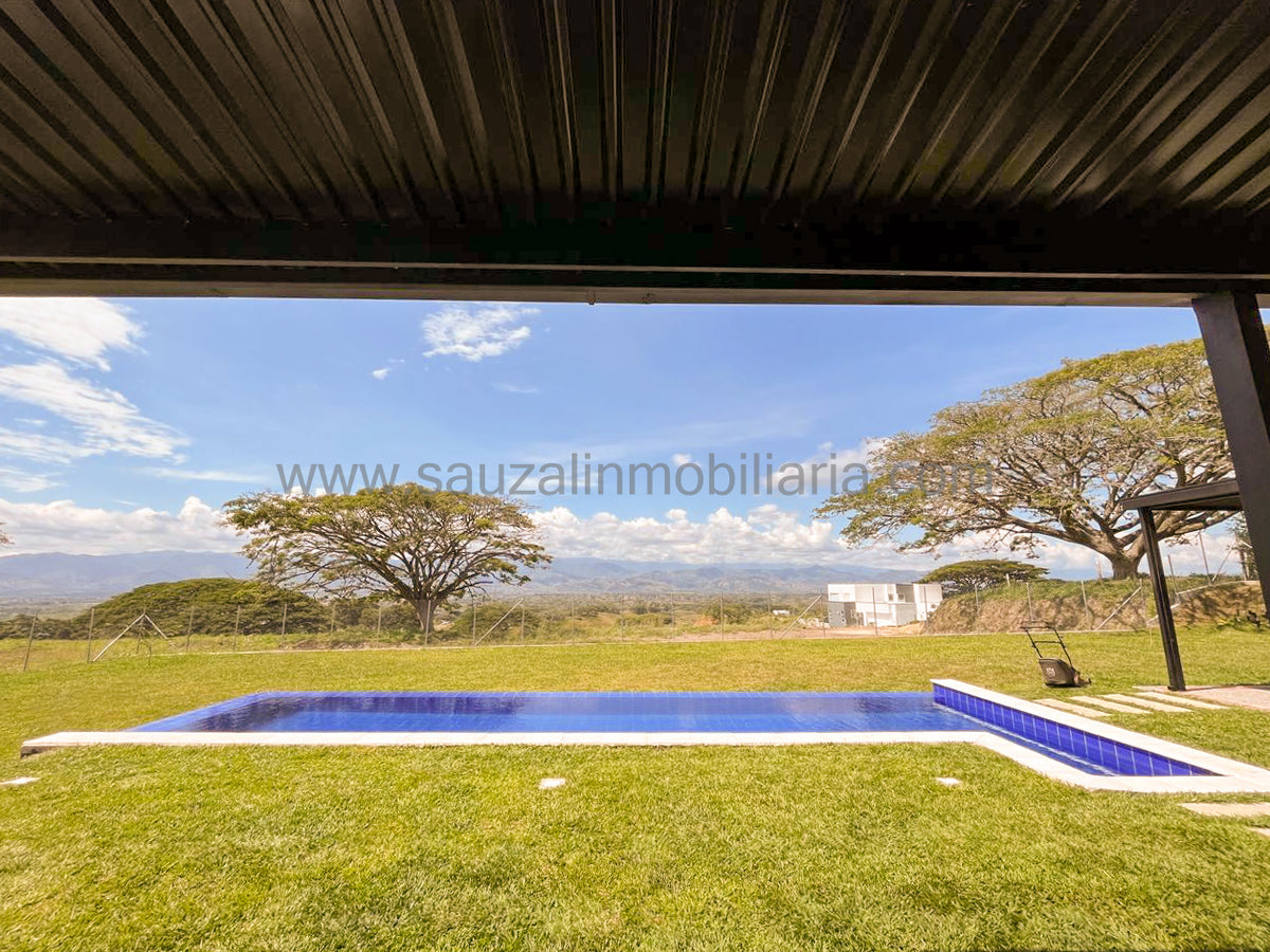 Casa Campestre en el Condominio El Cortijo, Cerritos