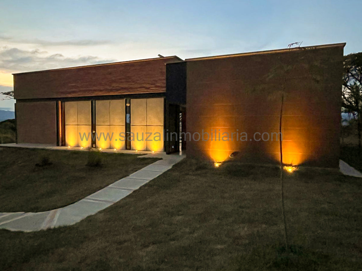 Casa Campestre en el Condominio El Cortijo, Cerritos