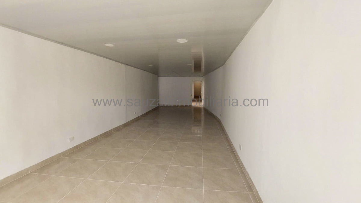 Local Comercial en el Barrio Collarejo