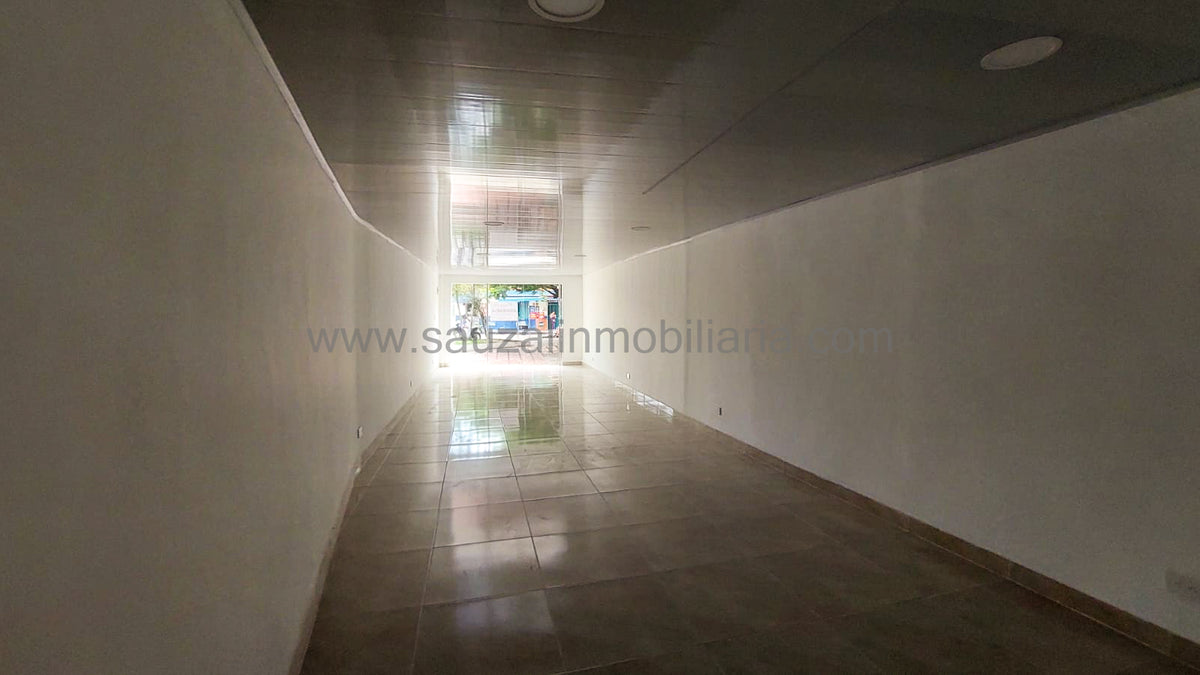 Local Comercial en el Barrio Collarejo