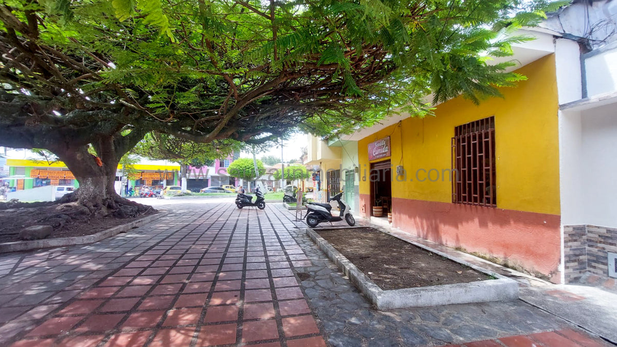 Local Comercial en el Barrio Collarejo