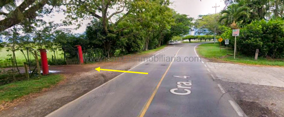 Casa Campestre Vía Santa Ana, Frente al Batallón