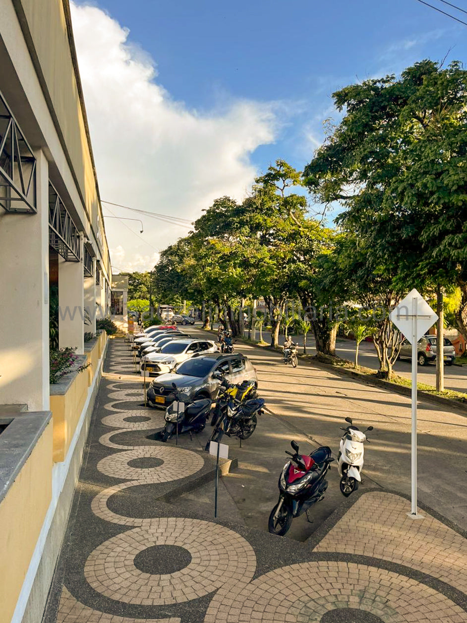 Local Comercial en el Centro Comercial Santa Lucía
