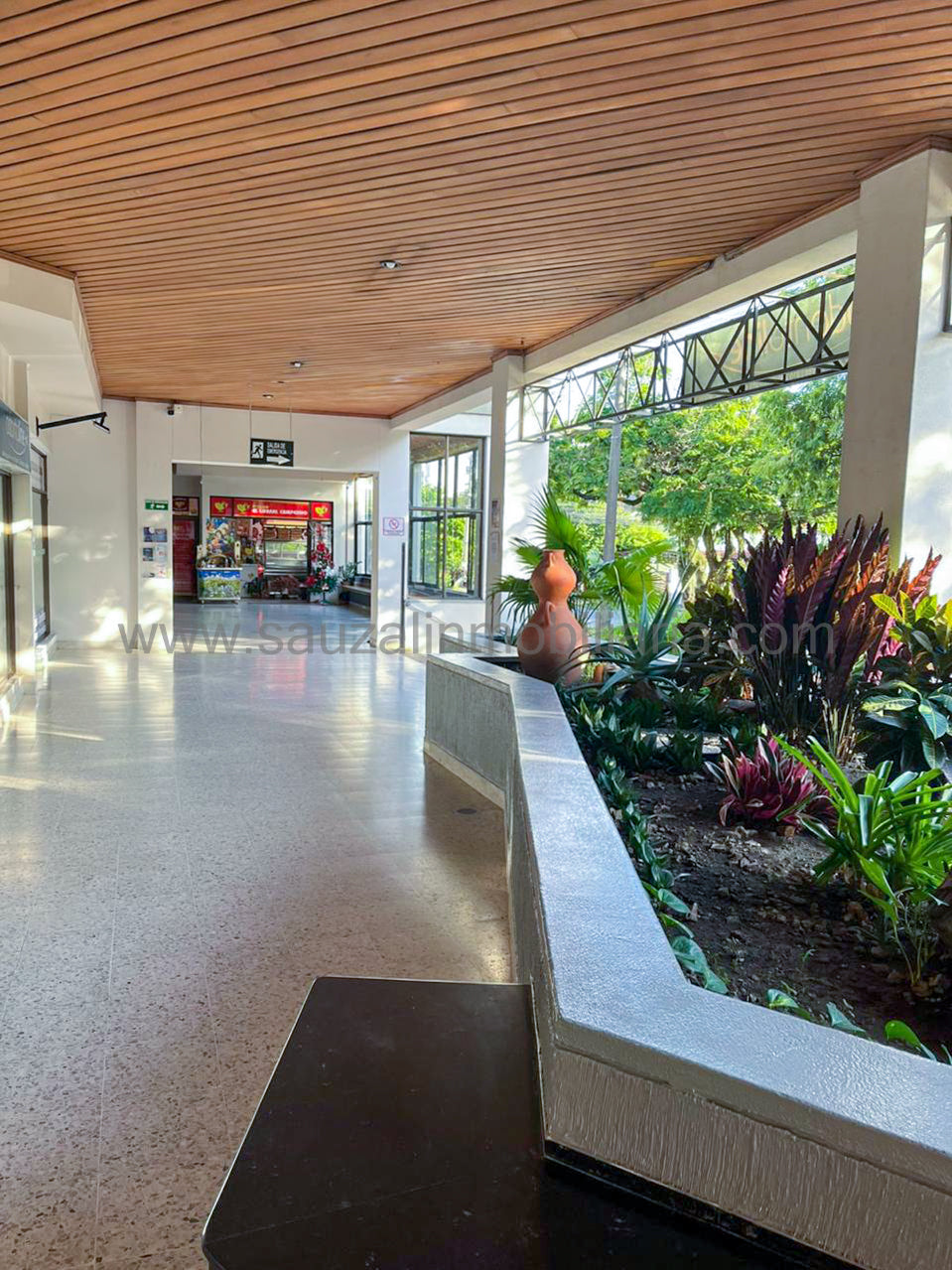 Local Comercial en el Centro Comercial Santa Lucía