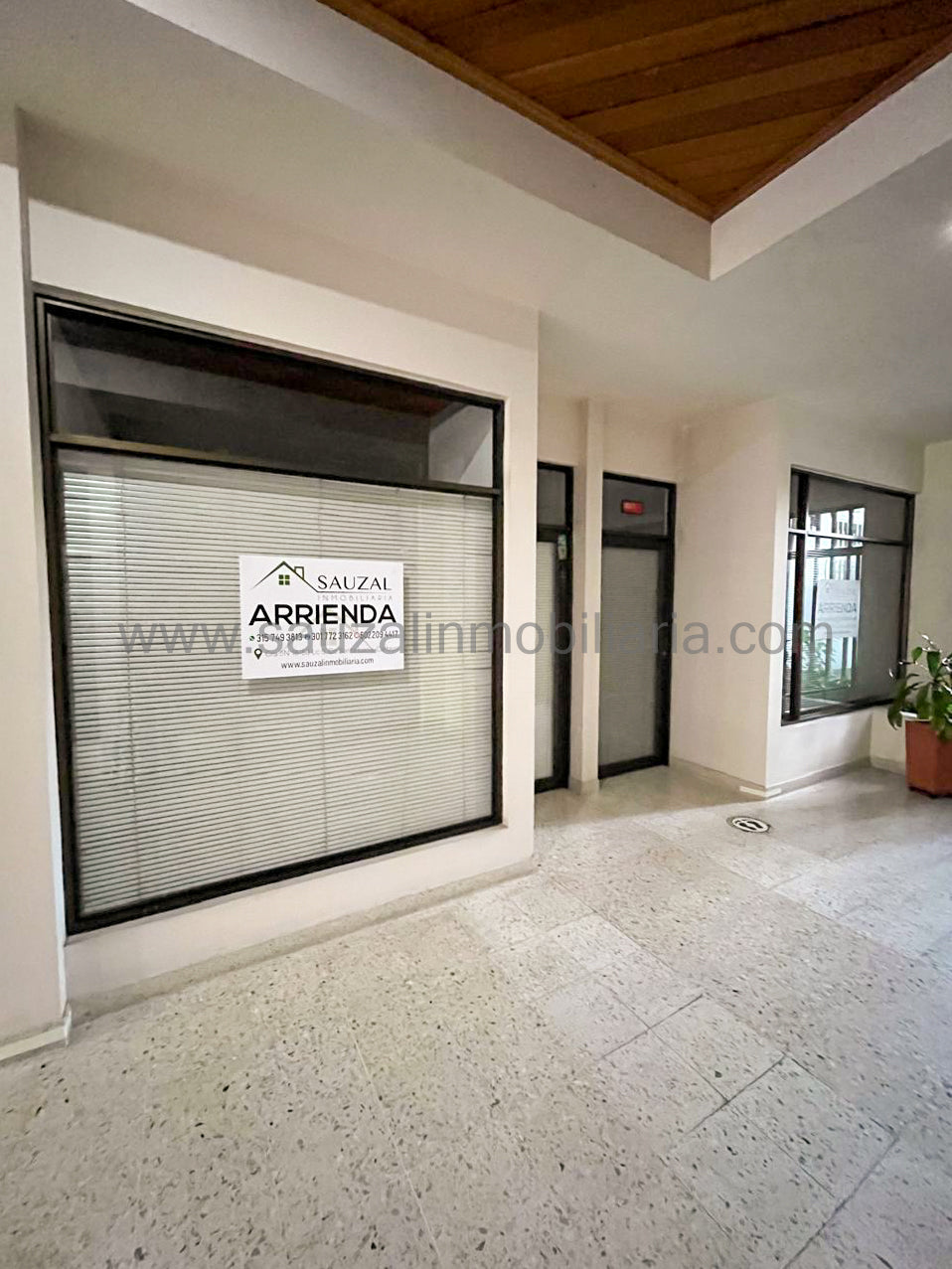 Local Comercial en el Centro Comercial Santa Lucía