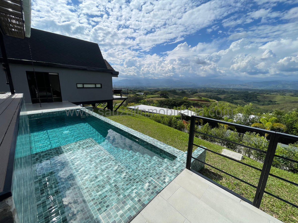 Casa Campestre en el Condominio Lagos del Cortijo