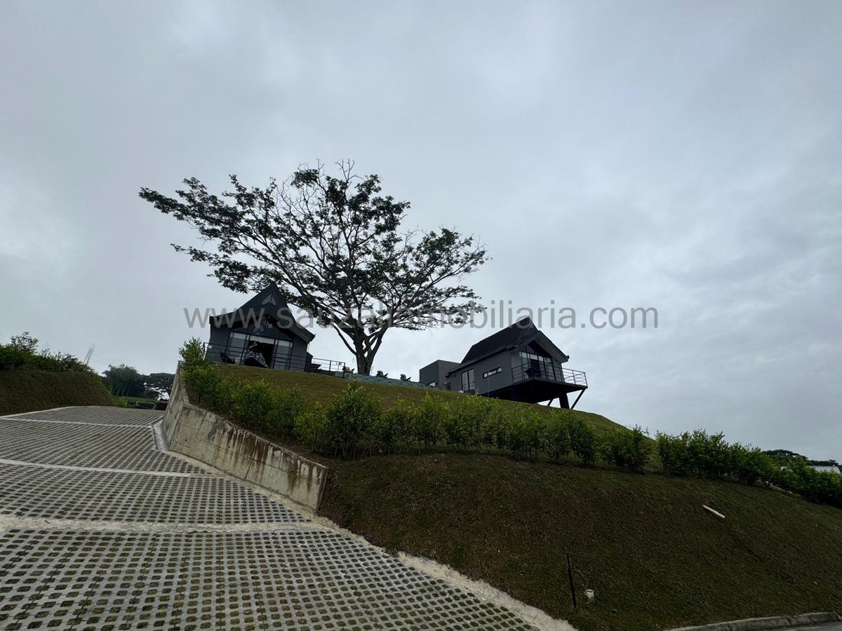 Casa Campestre en el Condominio Lagos del Cortijo