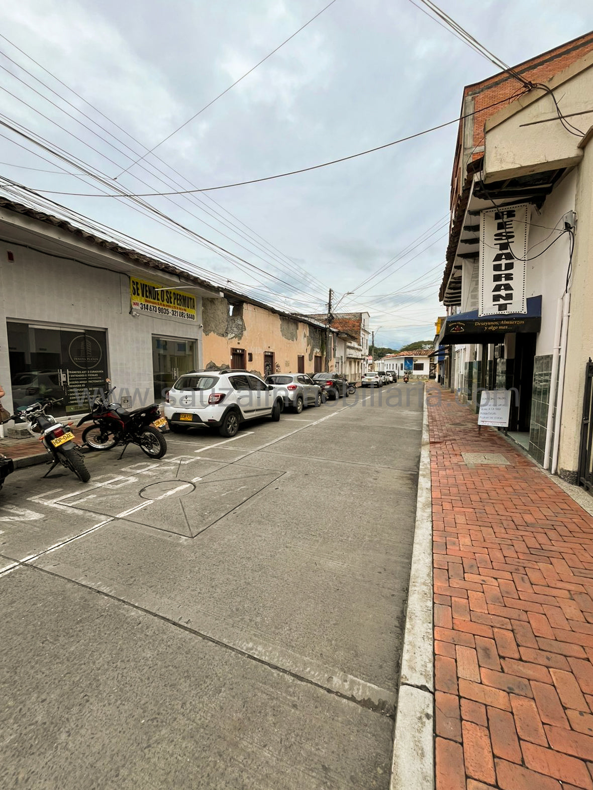 Local Comercial en el Edificio San Carlos