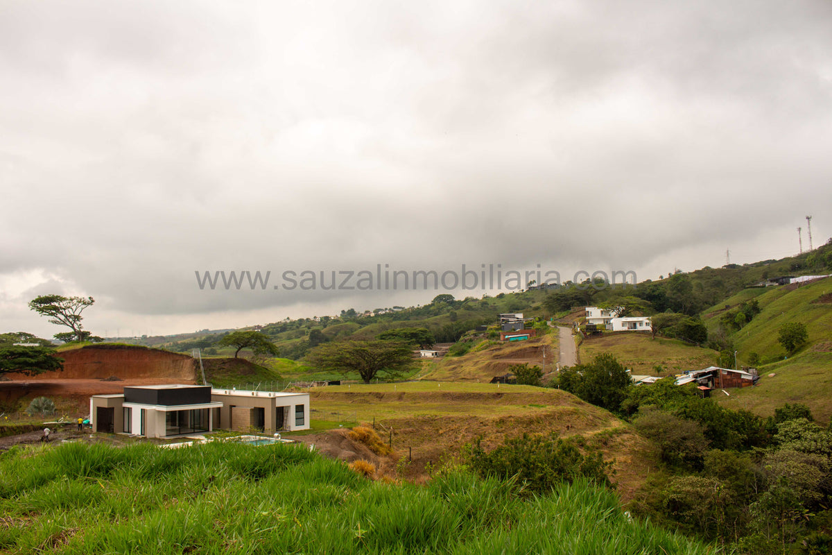 Lote en Espectacular Condominio Campestre Vía Cerritos