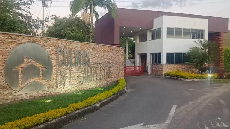 Lote en el Condominio Colinas del Campestre