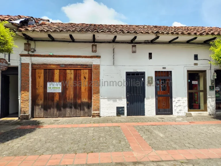 Local Comercial en el Barrio El Carmen, Peatonal Calle 13